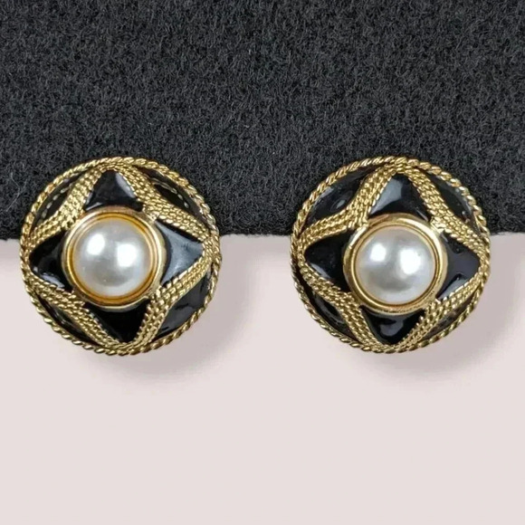 Anne Klein Vintage Pearl Enamel Earrings - Picture 1 of 6
